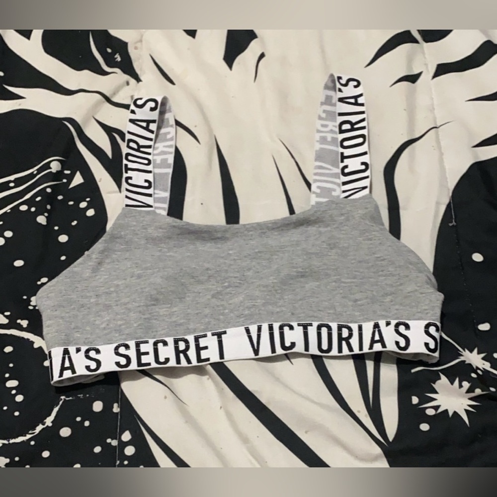 Victoria secrets pink bras! - Picture 4 of 6
